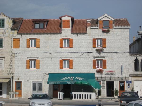 apartments Soba Trogir